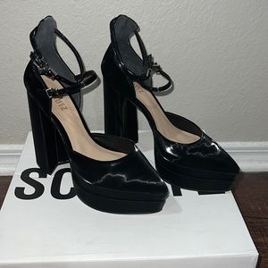 SCHUTZ Elysee Pump Black!!